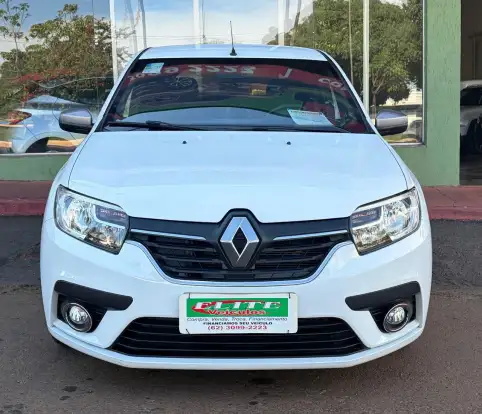 RENAULT-SANDERO-2021
