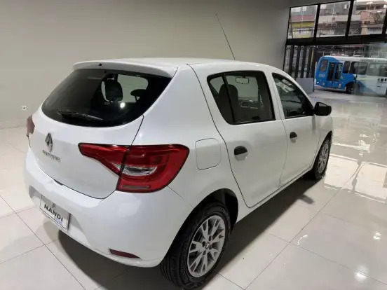 RENAULT-SANDERO-2020