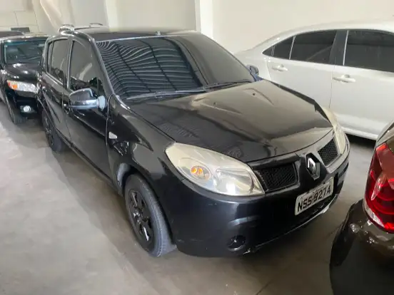 RENAULT-SANDERO-2011