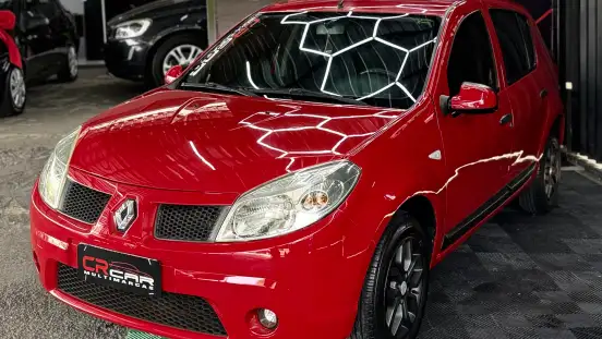 RENAULT-SANDERO-2010