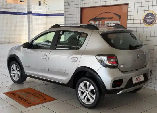 RENAULT-SANDERO-2017