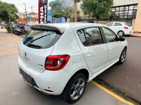 RENAULT-SANDERO-1.6 GT LINE LIMITED FLEX 4P MANUAL RENAULT-SANDERO-2016