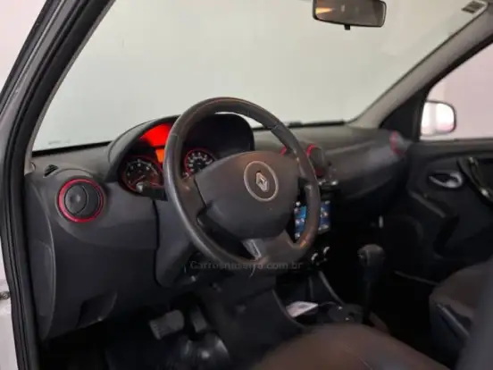 RENAULT-SANDERO-2013