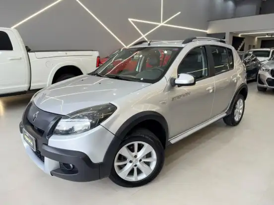 RENAULT-SANDERO-1.6 STEPWAY 16V FLEX 4P AUTOMÁTICO RENAULT-SANDERO-2013