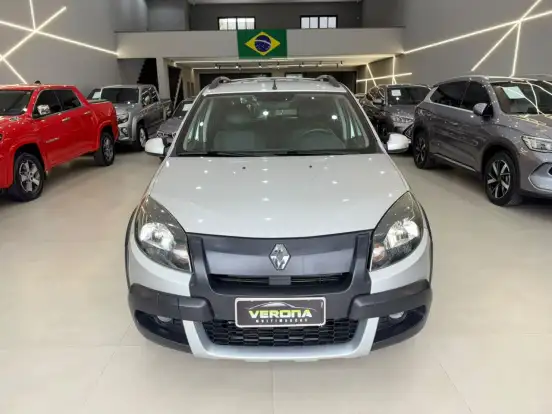 RENAULT-SANDERO-1.6 STEPWAY 16V FLEX 4P AUTOMÁTICO RENAULT-SANDERO-2013