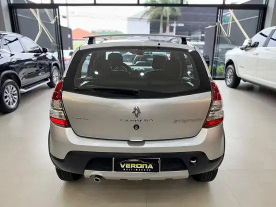RENAULT-SANDERO-1.6 STEPWAY 16V FLEX 4P AUTOMÁTICO RENAULT-SANDERO-2013
