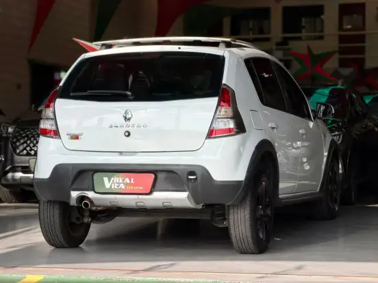 RENAULT-SANDERO-1.6 STEPWAY 16V FLEX 4P AUTOMÁTICO RENAULT-SANDERO-2013