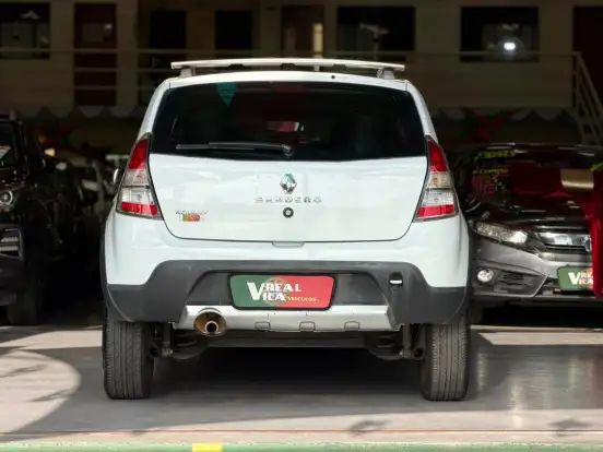 RENAULT-SANDERO-1.6 STEPWAY 16V FLEX 4P AUTOMÁTICO RENAULT-SANDERO-2013