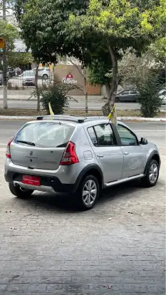 RENAULT-SANDERO-2013