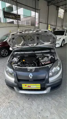 RENAULT-SANDERO-2013
