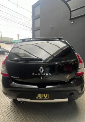 RENAULT-SANDERO-2011