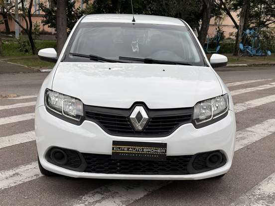 RENAULT-SANDERO-2018
