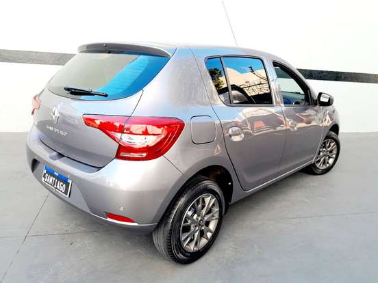 RENAULT-SANDERO-2020