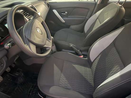 RENAULT-SANDERO-2017