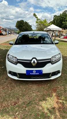 RENAULT-SANDERO-2015