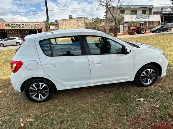 RENAULT-SANDERO-1.6 EXPRESSION 8V FLEX 4P MANUAL RENAULT-SANDERO-2015