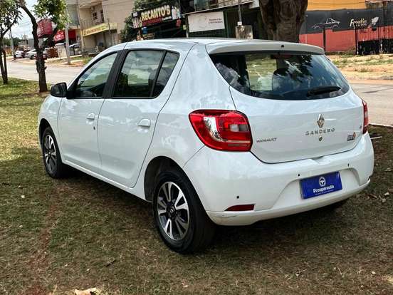 RENAULT-SANDERO-1.6 EXPRESSION 8V FLEX 4P MANUAL RENAULT-SANDERO-2015
