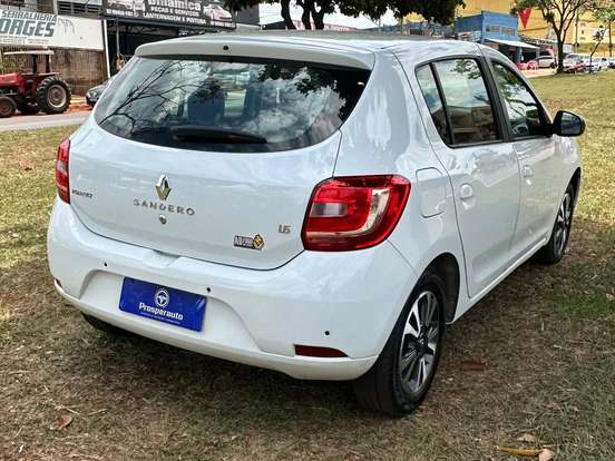 RENAULT-SANDERO-1.6 EXPRESSION 8V FLEX 4P MANUAL RENAULT-SANDERO-2015