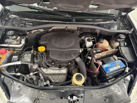 RENAULT-SANDERO-2013
