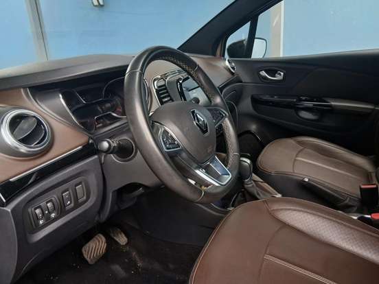 RENAULT-CAPTUR-2021