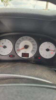 RENAULT-CLIO-2010