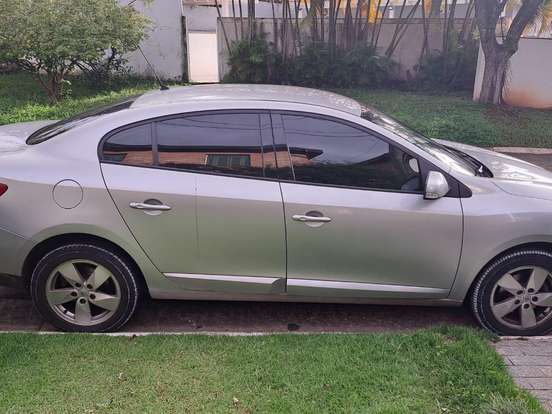 RENAULT-FLUENCE-2.0 DYNAMIQUE 16V FLEX 4P AUTOMÁTICO RENAULT-FLUENCE-2011
