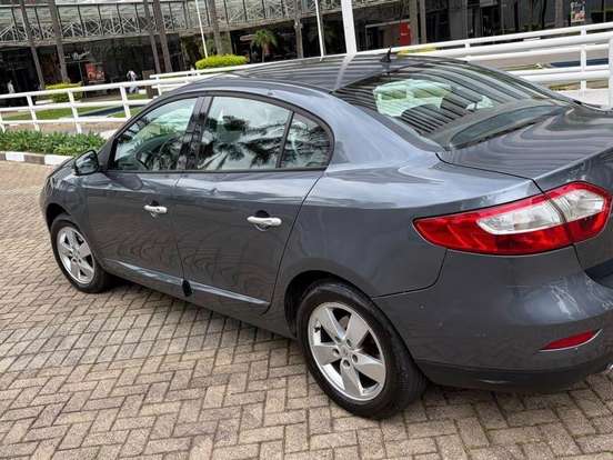 RENAULT-FLUENCE-2.0 DYNAMIQUE 16V FLEX 4P AUTOMÁTICO RENAULT-FLUENCE-2011