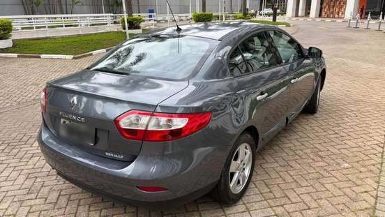 RENAULT-FLUENCE-2011