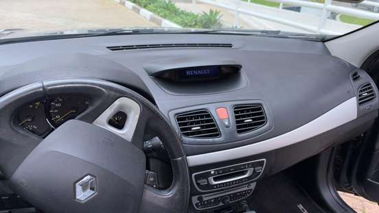 RENAULT-FLUENCE-2011