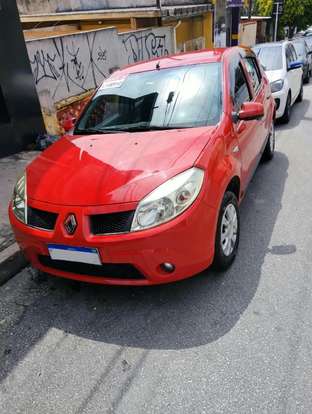 RENAULT-SANDERO-2010