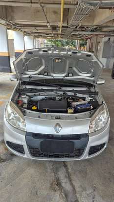 RENAULT-SANDERO-2011