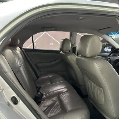 TOYOTA-COROLLA-2005