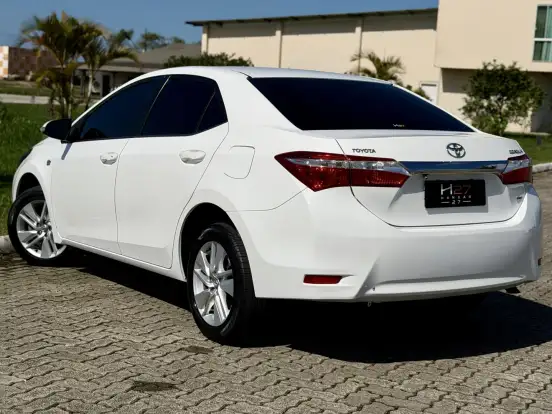 TOYOTA-COROLLA-1.8 GLI 16V FLEX 4P AUTOMÁTICO TOYOTA-COROLLA-2015
