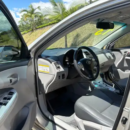 TOYOTA-COROLLA-2012