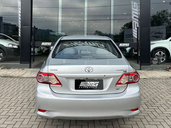 TOYOTA-COROLLA-2012