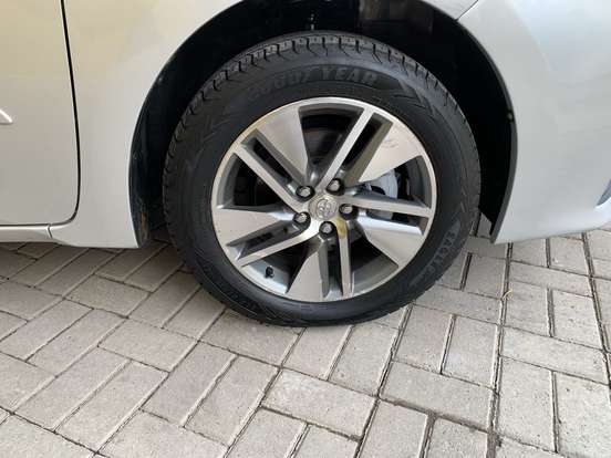 TOYOTA-COROLLA-2014