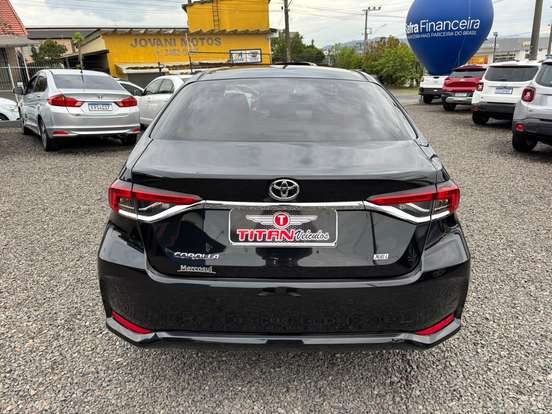 TOYOTA-COROLLA-2025