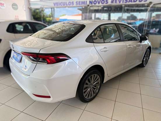 TOYOTA-COROLLA-2024