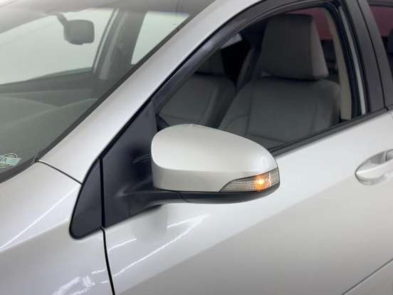 TOYOTA-COROLLA-2015