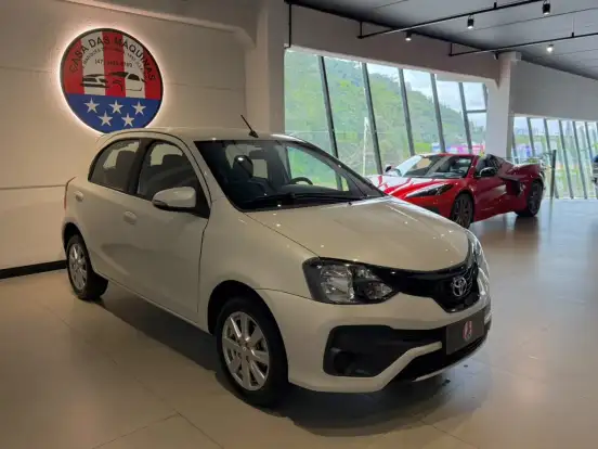 TOYOTA-ETIOS-2019