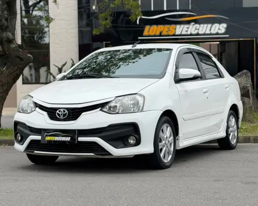 TOYOTA-ETIOS-2017