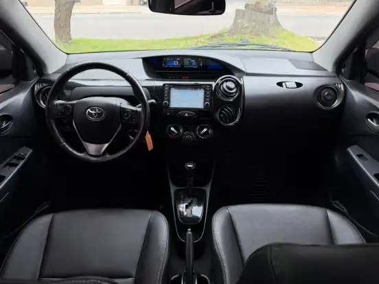 TOYOTA-ETIOS-1.5 XLS 16V FLEX 4P AUTOMÁTICO TOYOTA-ETIOS-2017