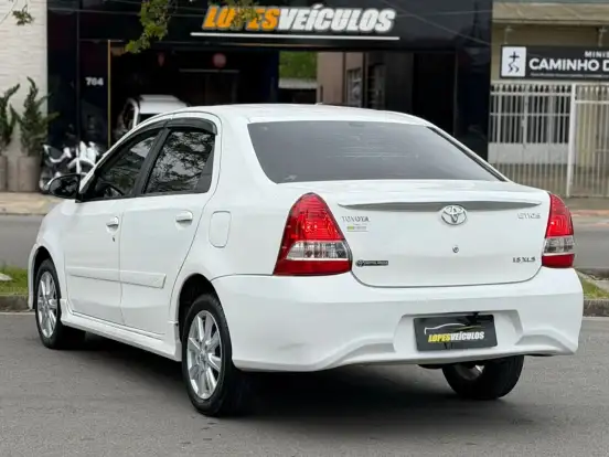 TOYOTA-ETIOS-1.5 XLS 16V FLEX 4P AUTOMÁTICO TOYOTA-ETIOS-2017