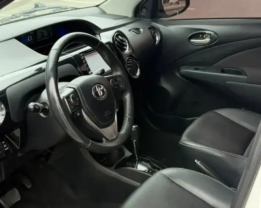 TOYOTA-ETIOS-1.5 XLS 16V FLEX 4P AUTOMÁTICO TOYOTA-ETIOS-2017