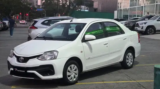TOYOTA-ETIOS-2017