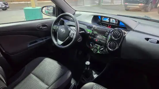 TOYOTA-ETIOS-2017