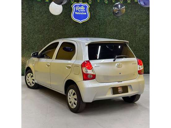 TOYOTA-ETIOS-2016