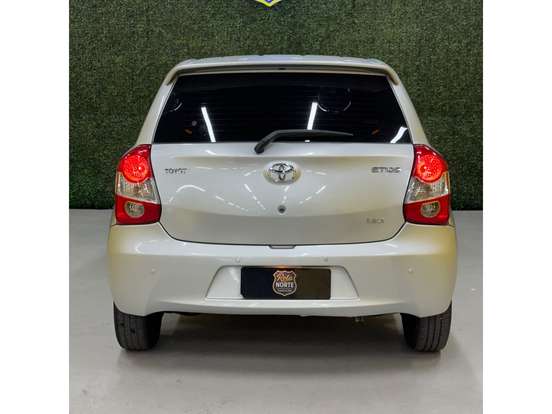 TOYOTA-ETIOS-2016