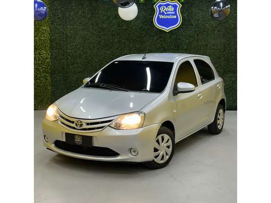 TOYOTA-ETIOS-2016
