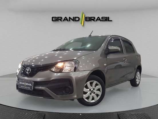 TOYOTA-ETIOS-2019